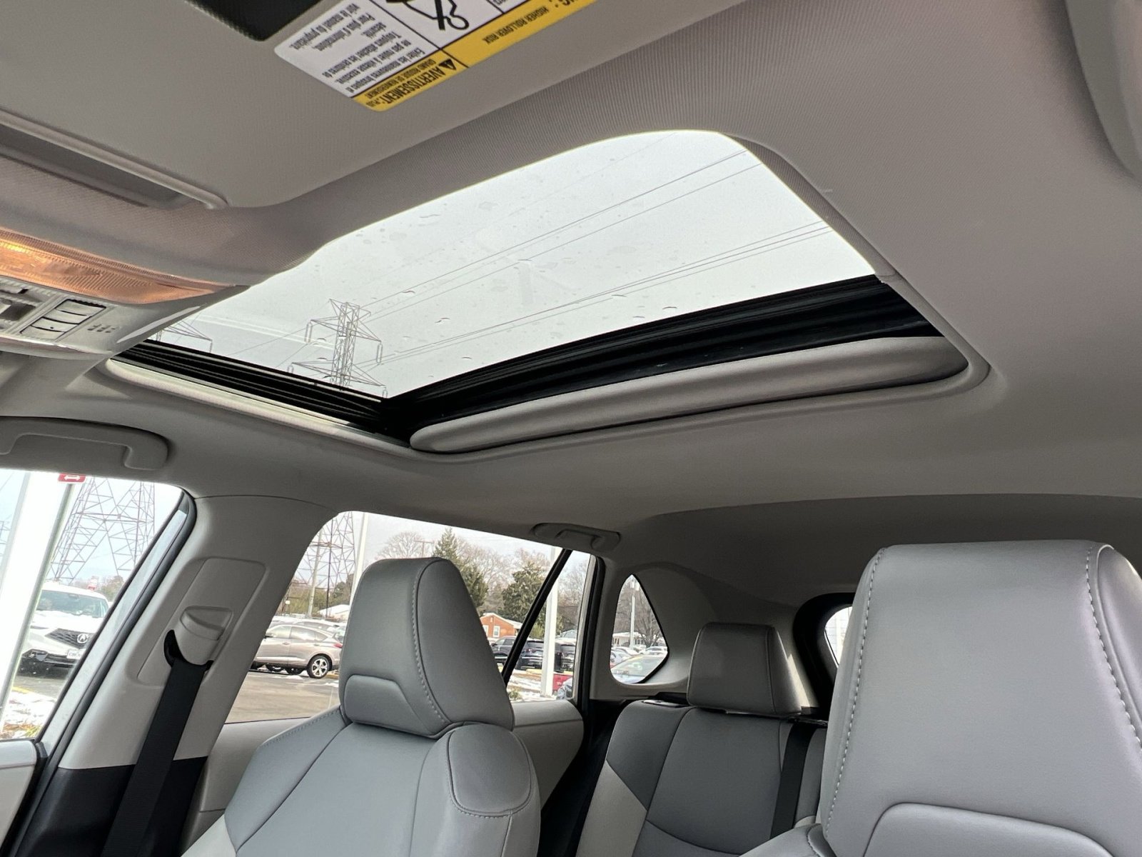 Used 2021 Toyota RAV4 XLE Premium image 25