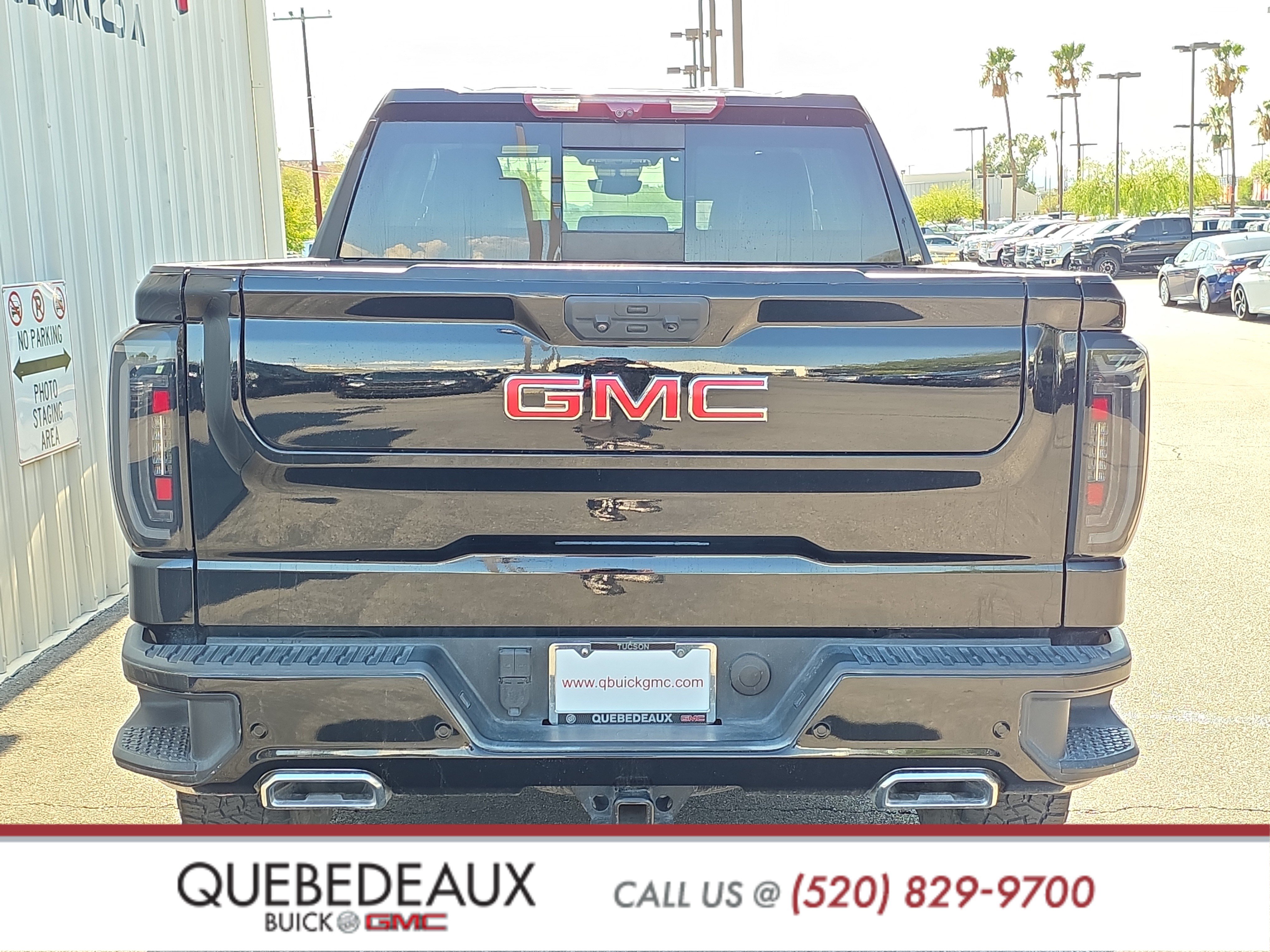 Used 2023 GMC Sierra 1500 AT4 w/ AT4 Premium Package AWD/4WD image 3