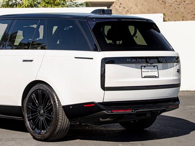 Used 2023 Land Rover Range Rover SE AWD/4WD image 10