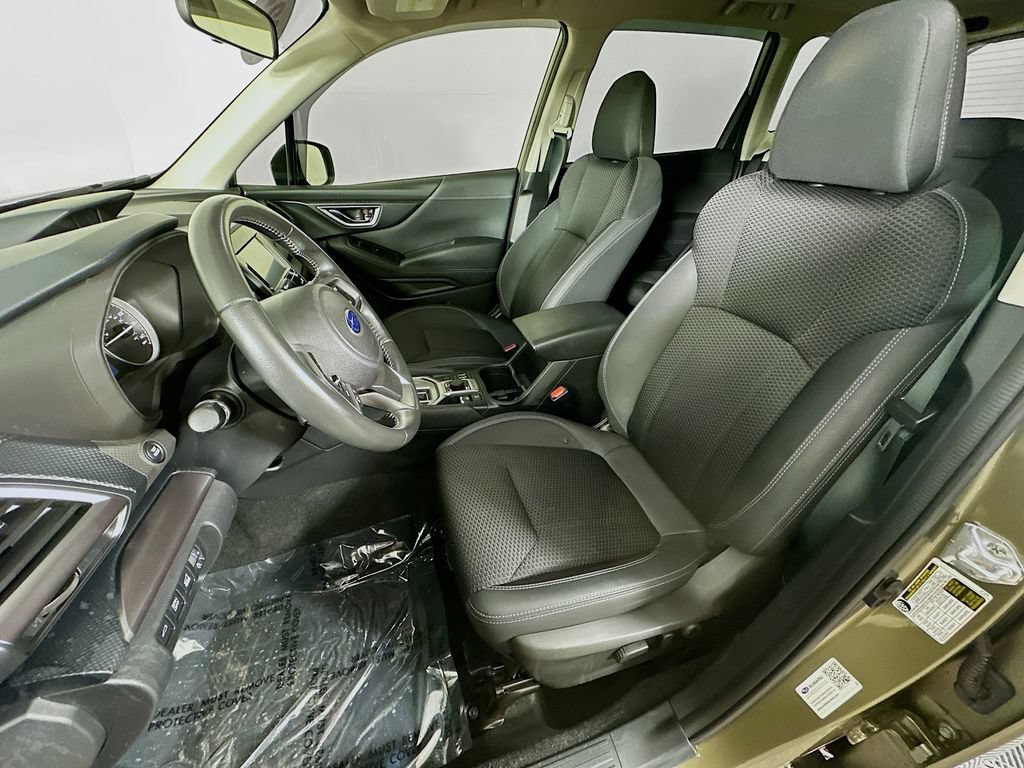 Used 2024 Subaru Forester Premium AWD/4WD image 28