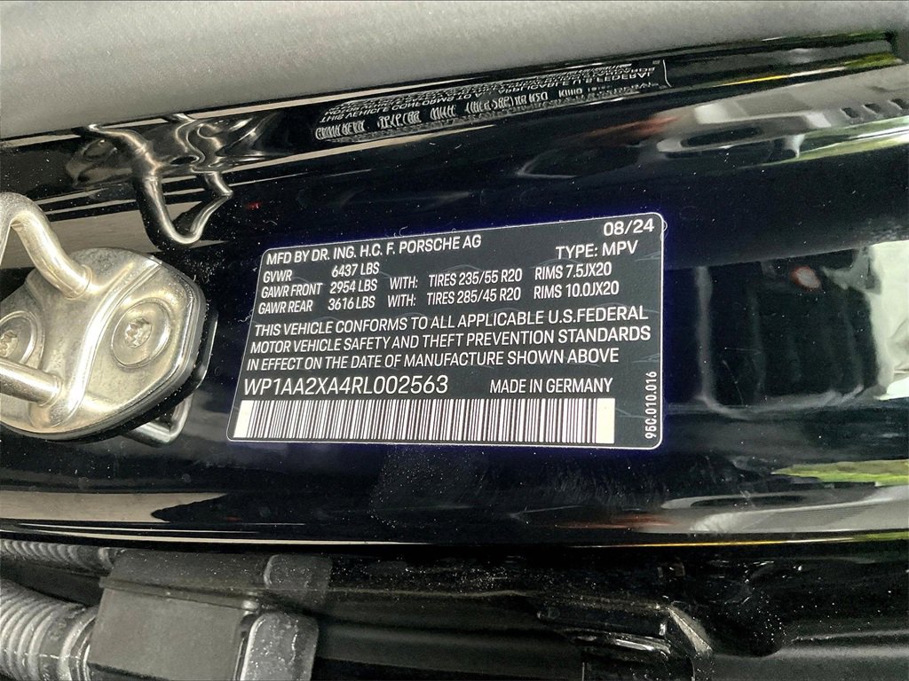 Certified 2024 Porsche Macan 4 Electric image 35