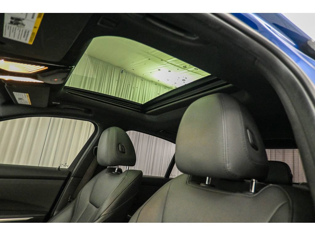 Used 2019 BMW 330i xDrive Sedan w/ M Sport Package AWD/4WD image 13