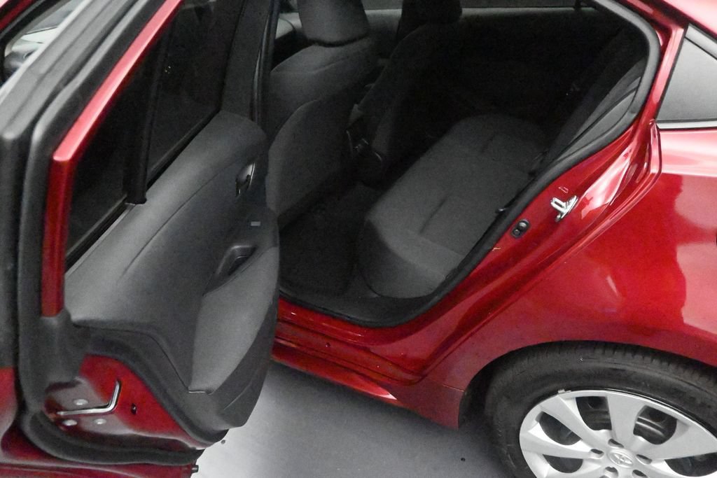Used 2025 Toyota Corolla LE FWD image 12