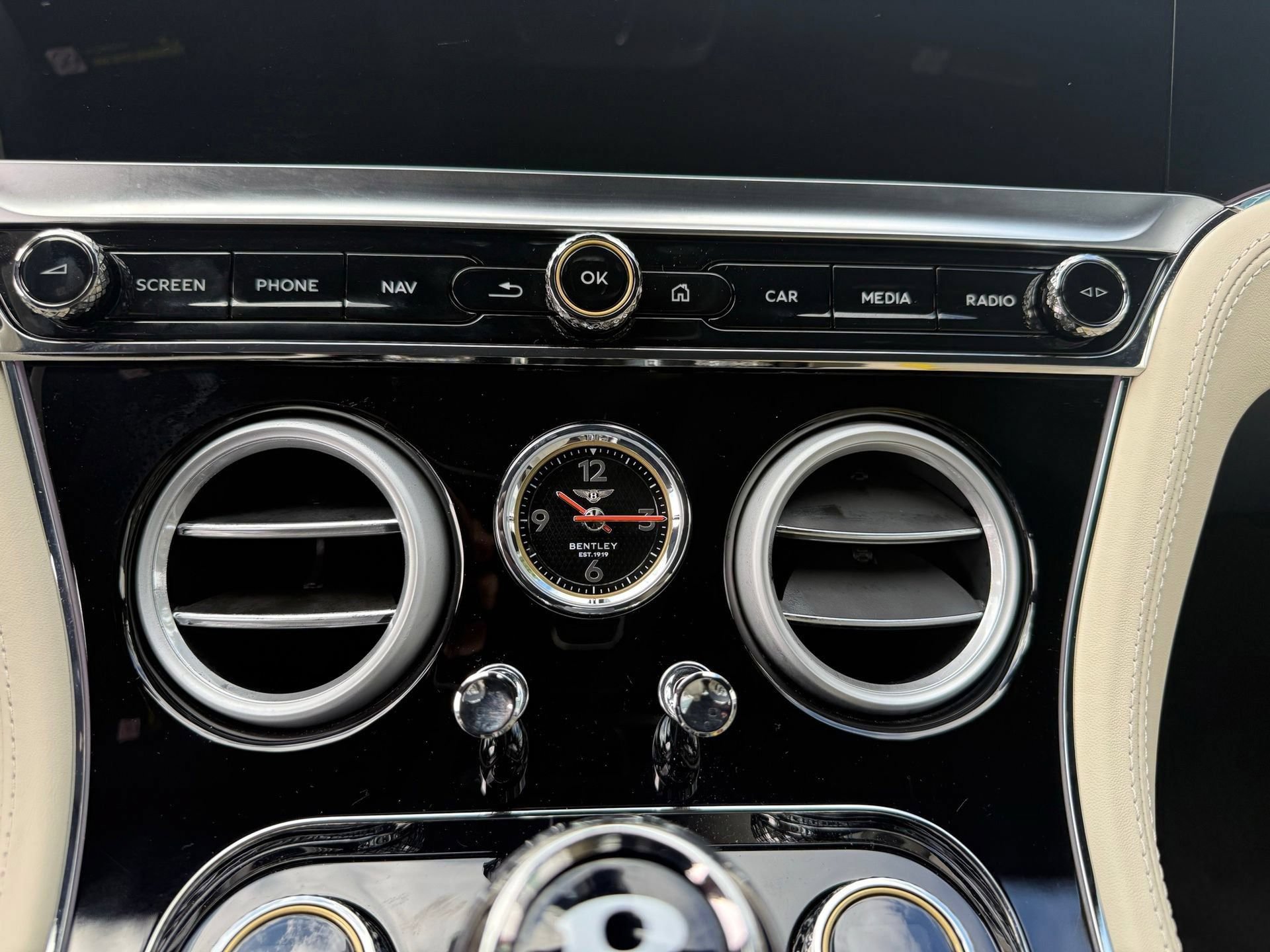 New 2026 Bentley Continental GTC AWD/4WD image 29