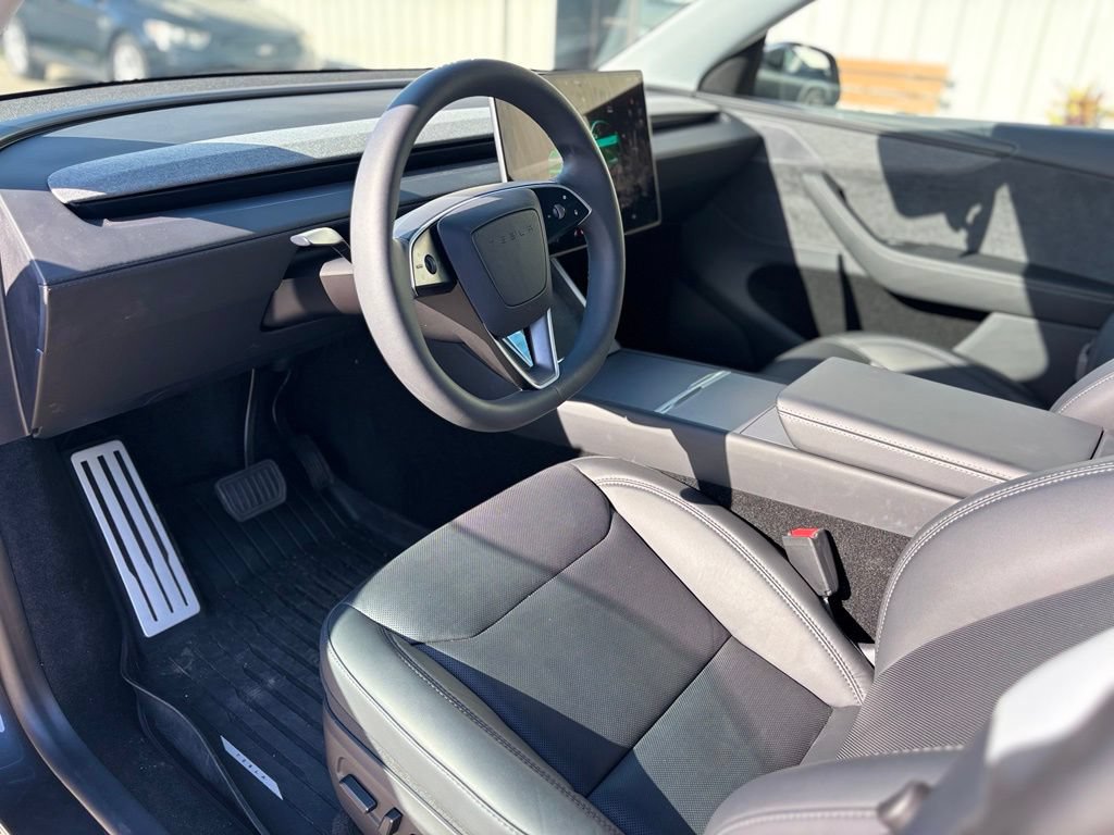 Used 2026 Tesla Model Y 2WD image 14