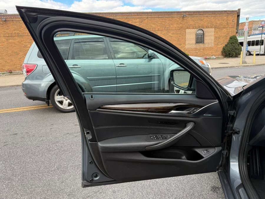 Used 2019 BMW 530i xDrive w/ Convenience Package image 22