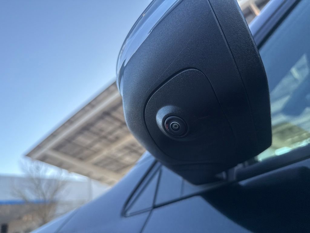 Used 2026 Chevrolet Traverse LT w/ Midnight/Sport Edition FWD image 19