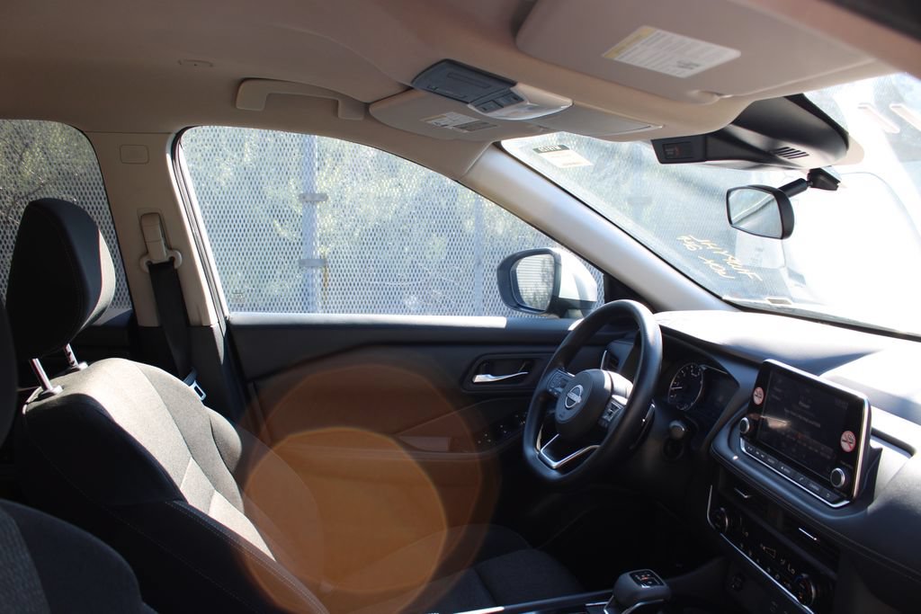 Used 2024 Nissan Rogue SV FWD image 19