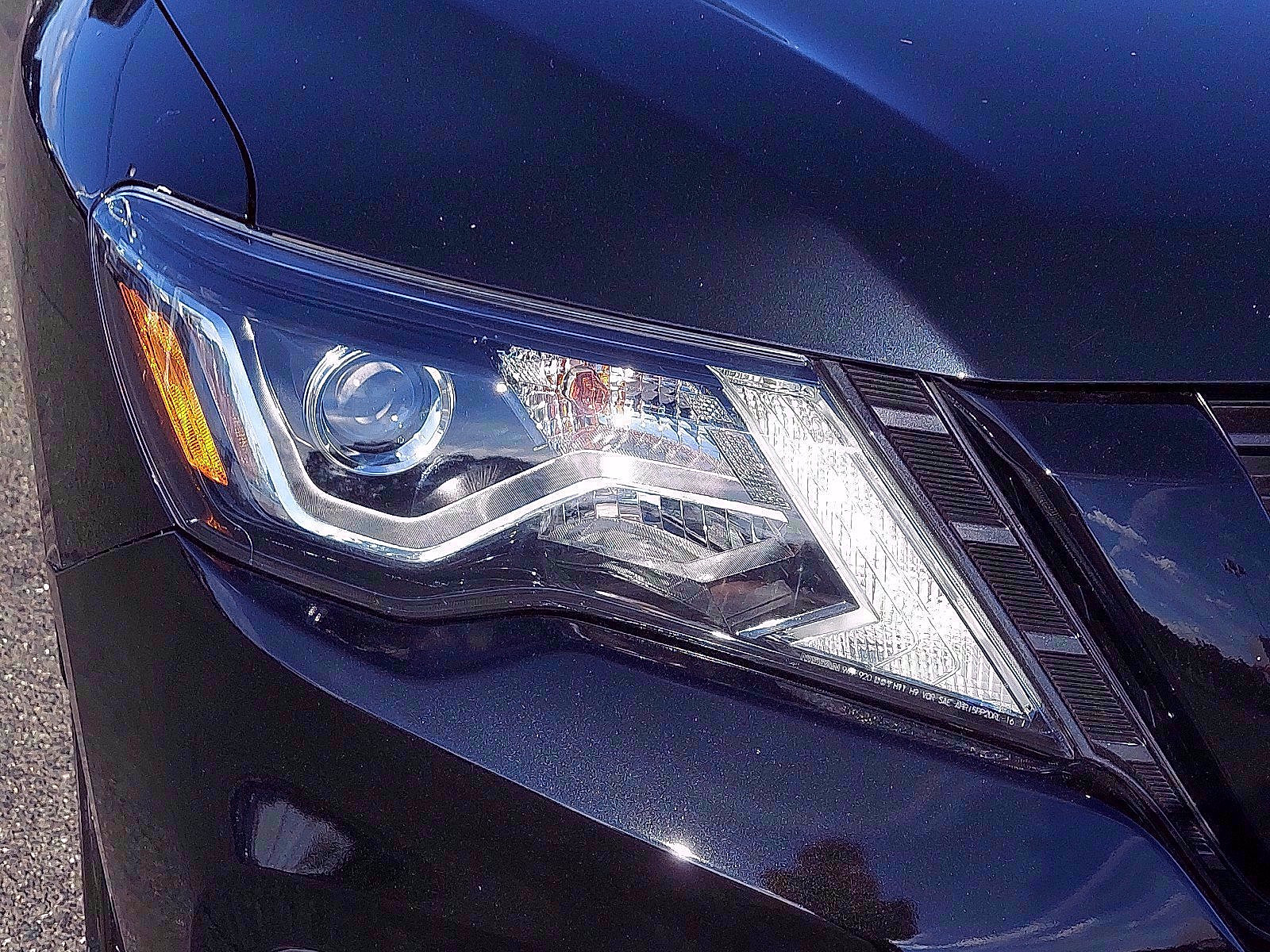 Used 2018 Nissan Pathfinder SL w/ Midnight Edition Package AWD/4WD image 9