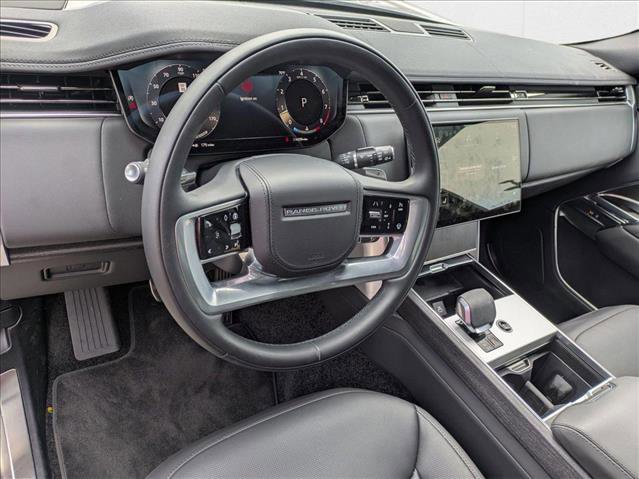 New 2025 Land Rover Range Rover SE image 3