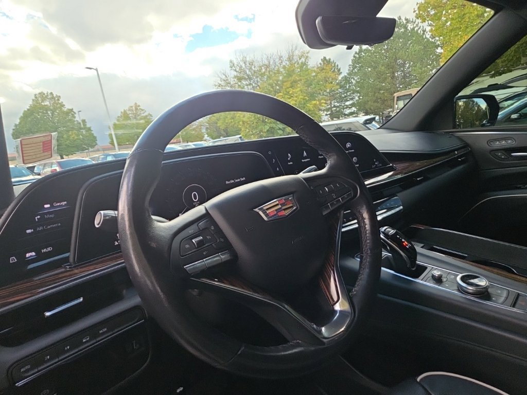 Used 2021 Cadillac Escalade Premium Luxury AWD/4WD image 19