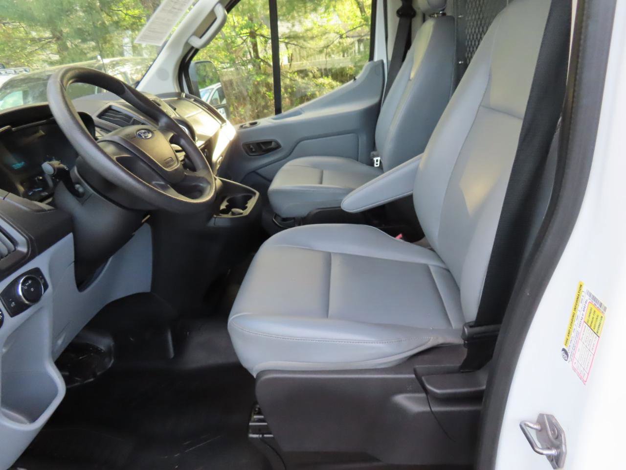 Used 2018 Ford Transit 250 130 Low Roof RWD image 18