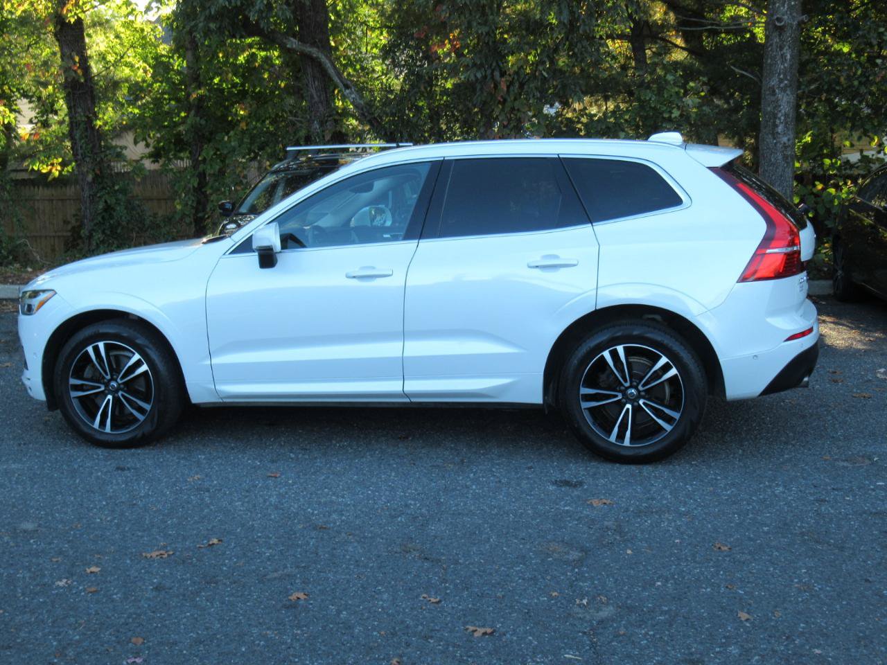 Used 2018 Volvo XC60 T6 Momentum AWD/4WD image 3