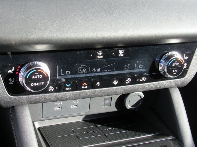 New 2026 Mitsubishi Outlander SEL FWD image 18