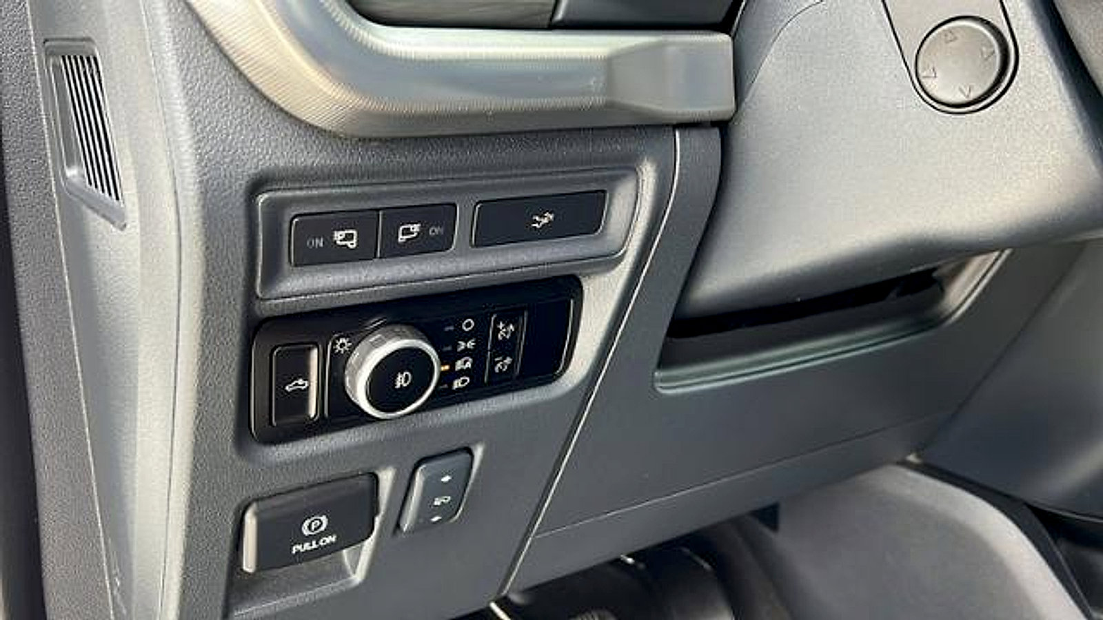 Used 2024 Ford F150 Lariat w/ Equipment Group 502A High image 33