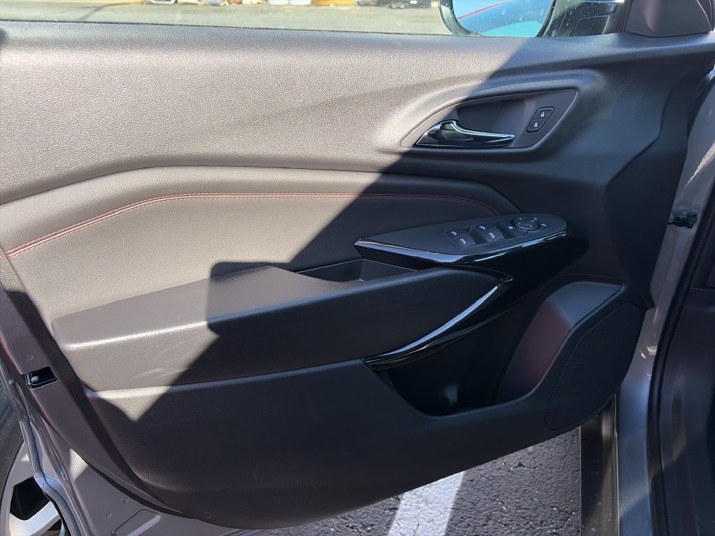 New 2026 Chevrolet Trax RS w/ Sunroof Package FWD image 14