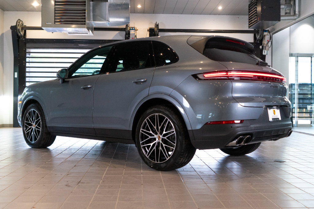 New 2026 Porsche Cayenne AWD/4WD image 3