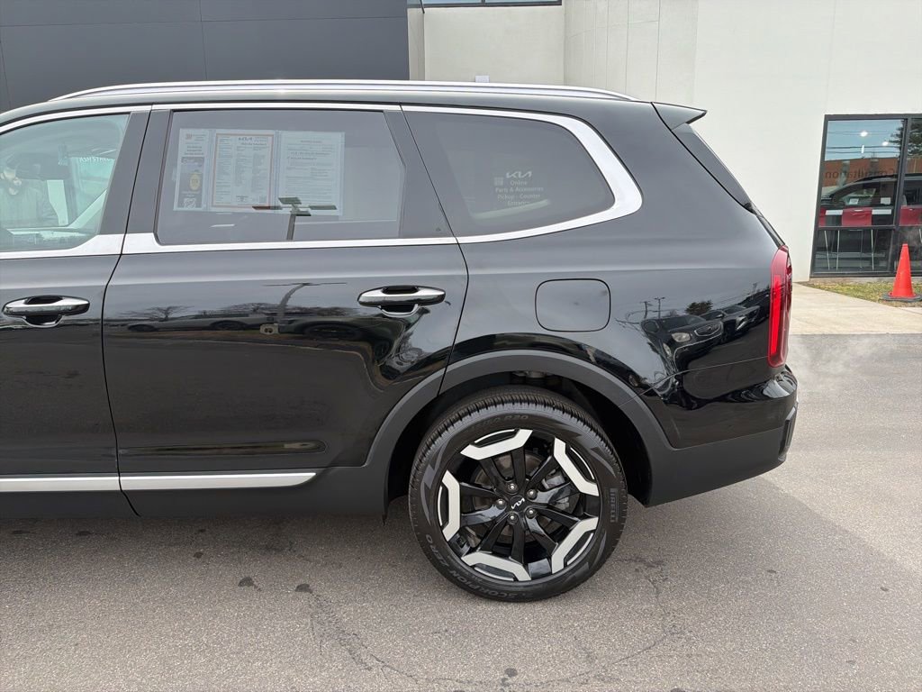Used 2023 Kia Telluride S w/ S Sunroof Package image 8