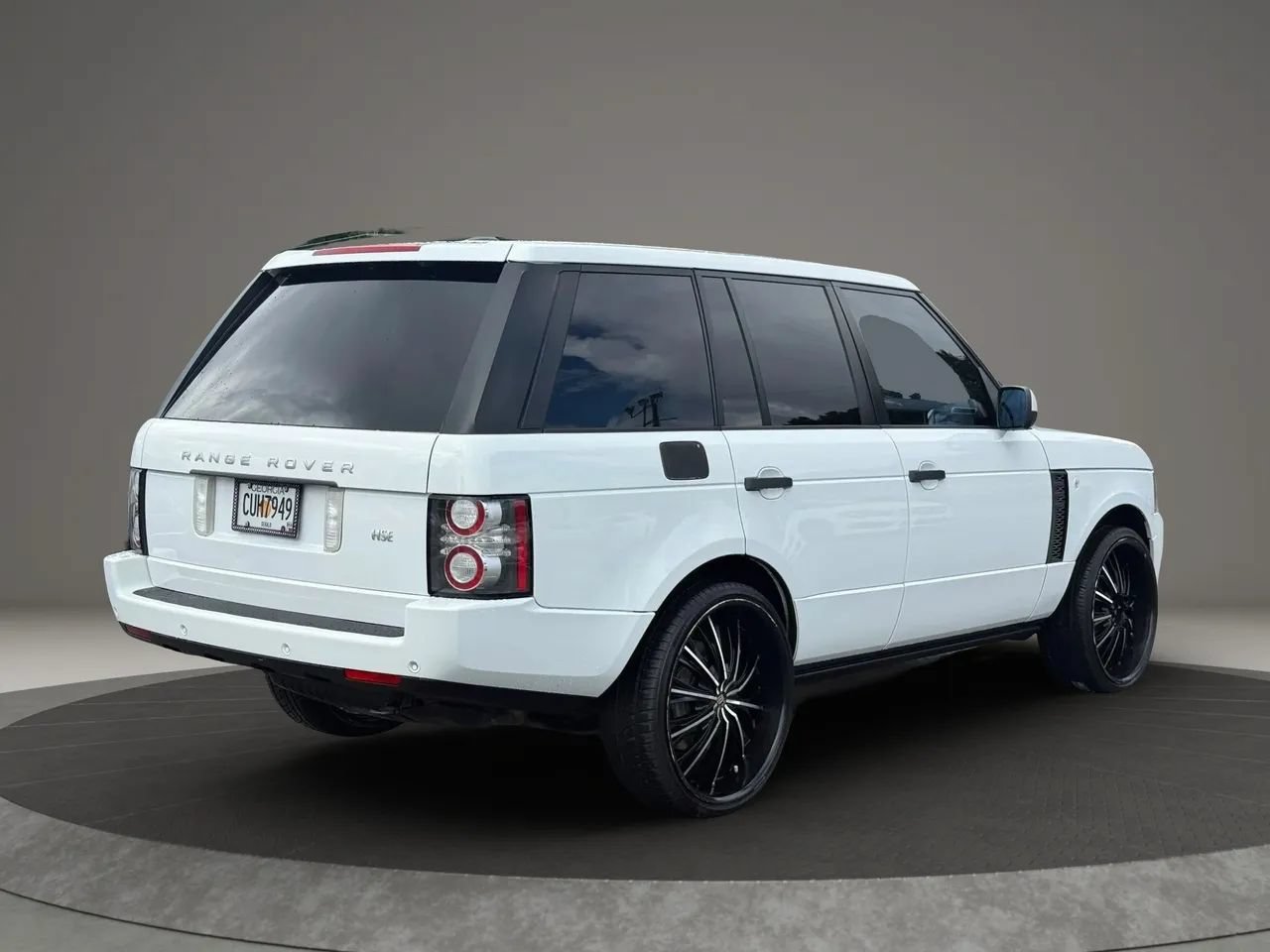Used 2011 Land Rover Range Rover HSE AWD/4WD image 12