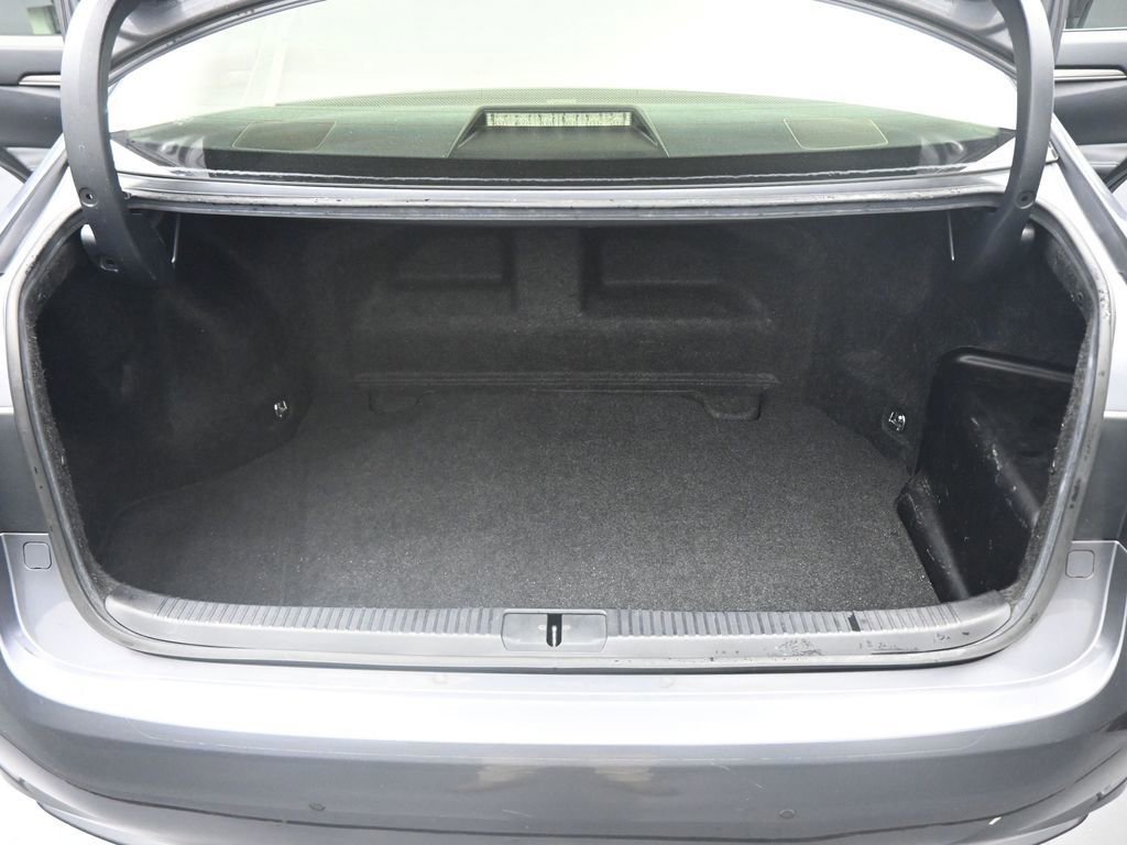 Used 2017 Lexus ES 300h image 15