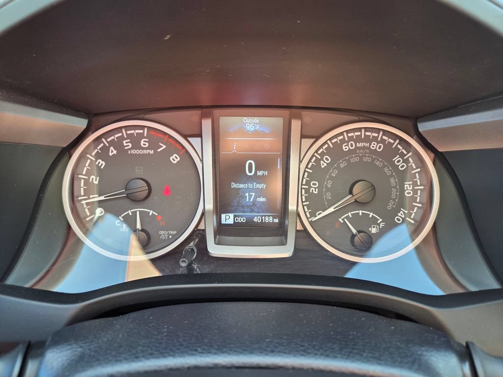 Used 2021 Toyota Tacoma SR5 RWD image 28