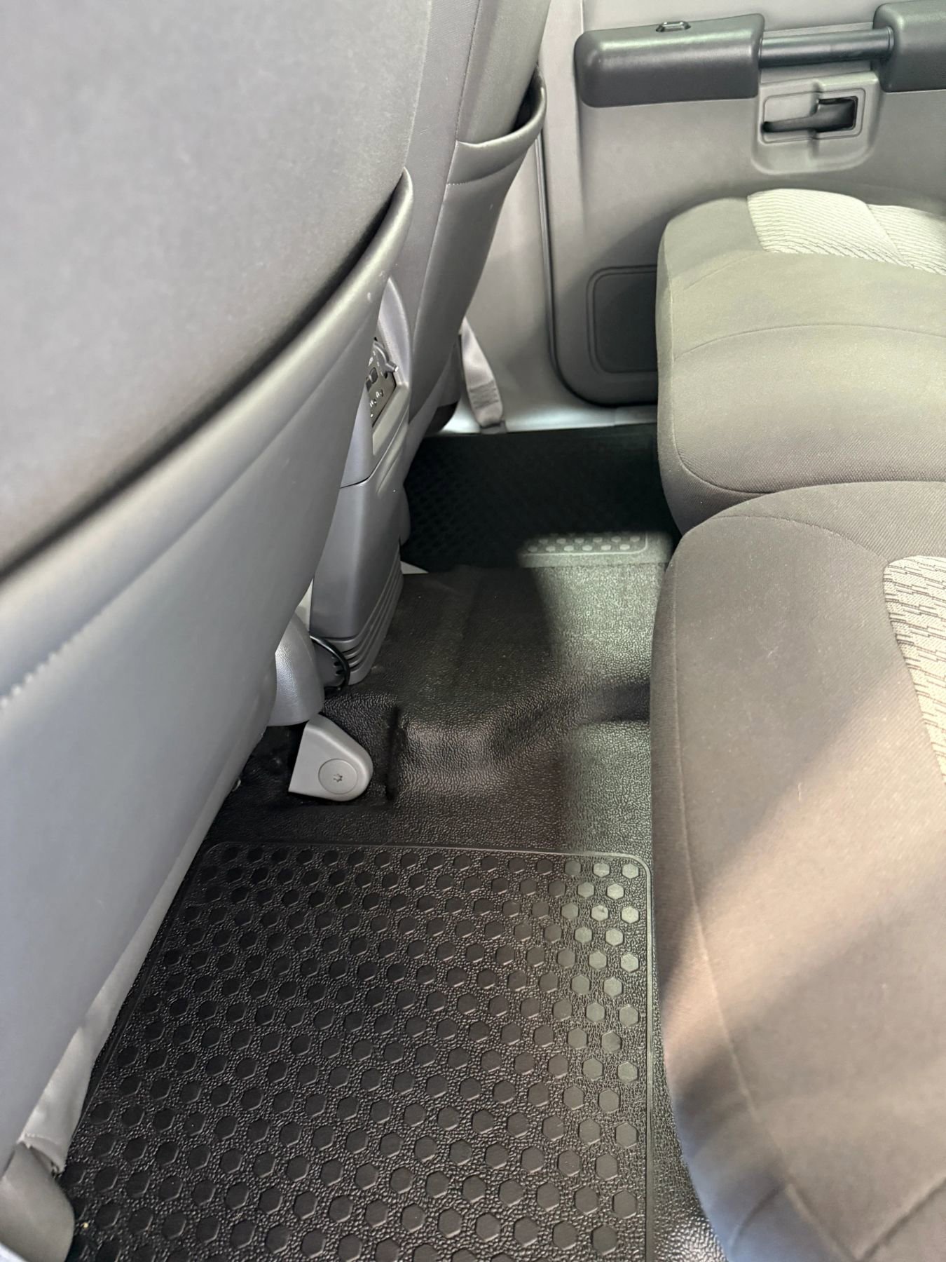 Used 2003 Ford Explorer Sport Trac XLT image 35