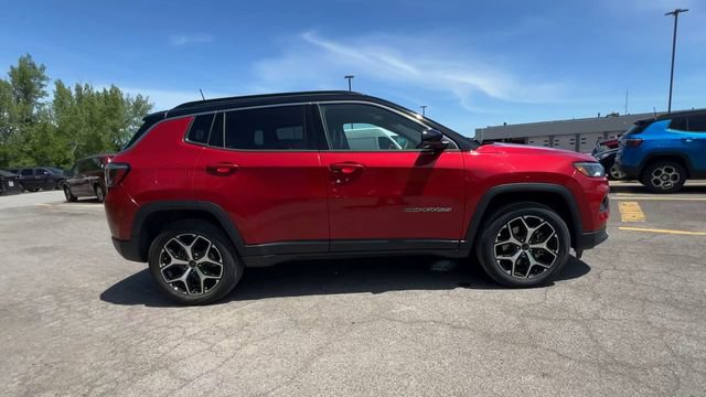 Used 2025 Jeep Compass Limited AWD/4WD image 9