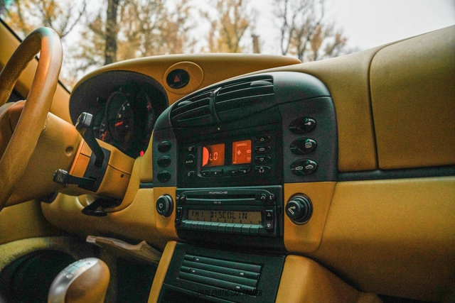 Used 1999 Porsche 911 Carrera image 32