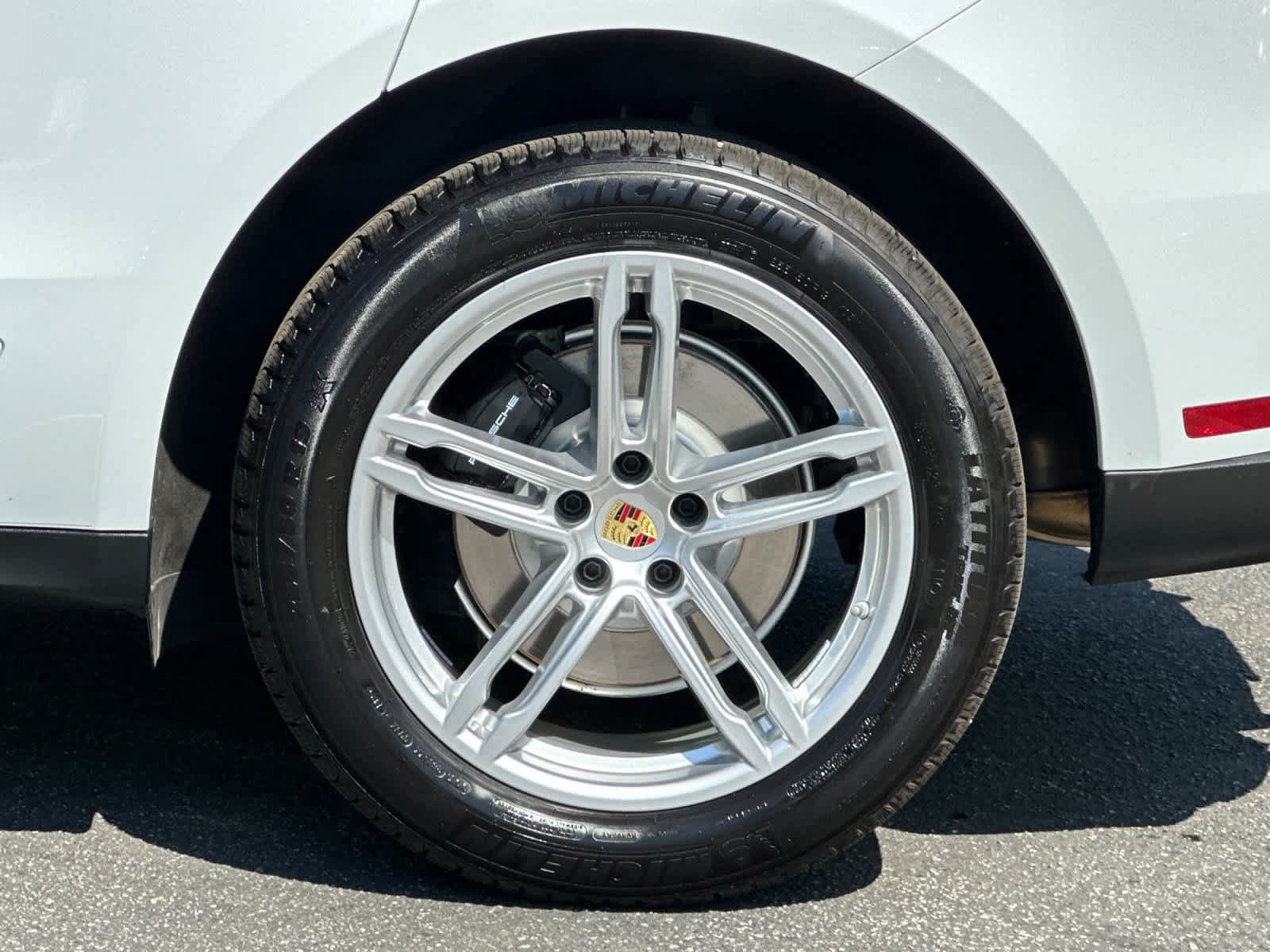 Certified 2026 Porsche Macan AWD/4WD image 31