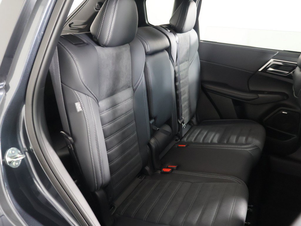 New 2026 Mitsubishi Outlander LE FWD image 34