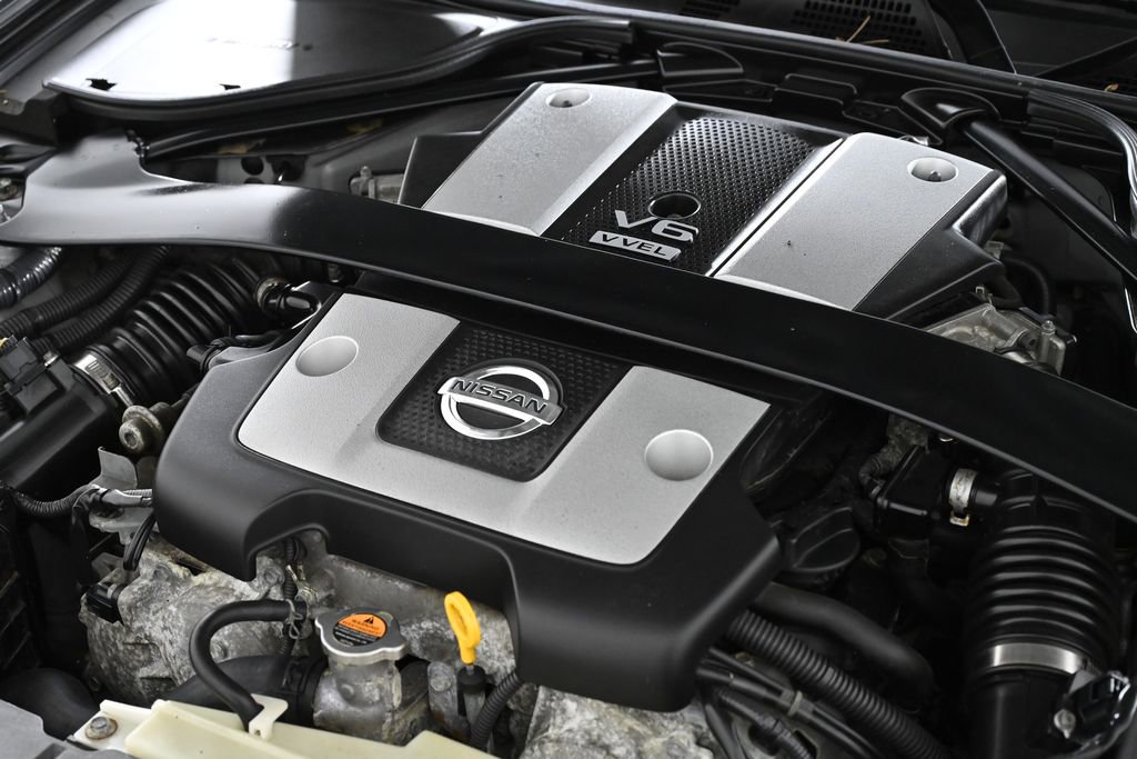 Used 2010 Nissan 370Z Touring w/ Sport Pkg image 37