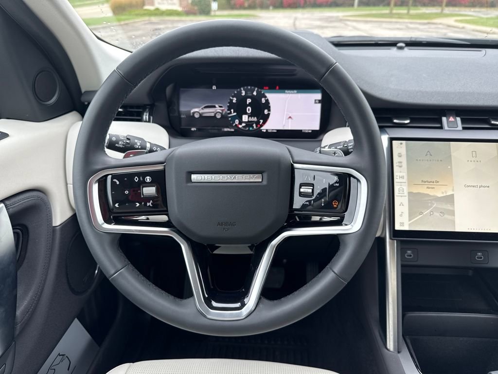 Used 2024 Land Rover Discovery Sport S image 19