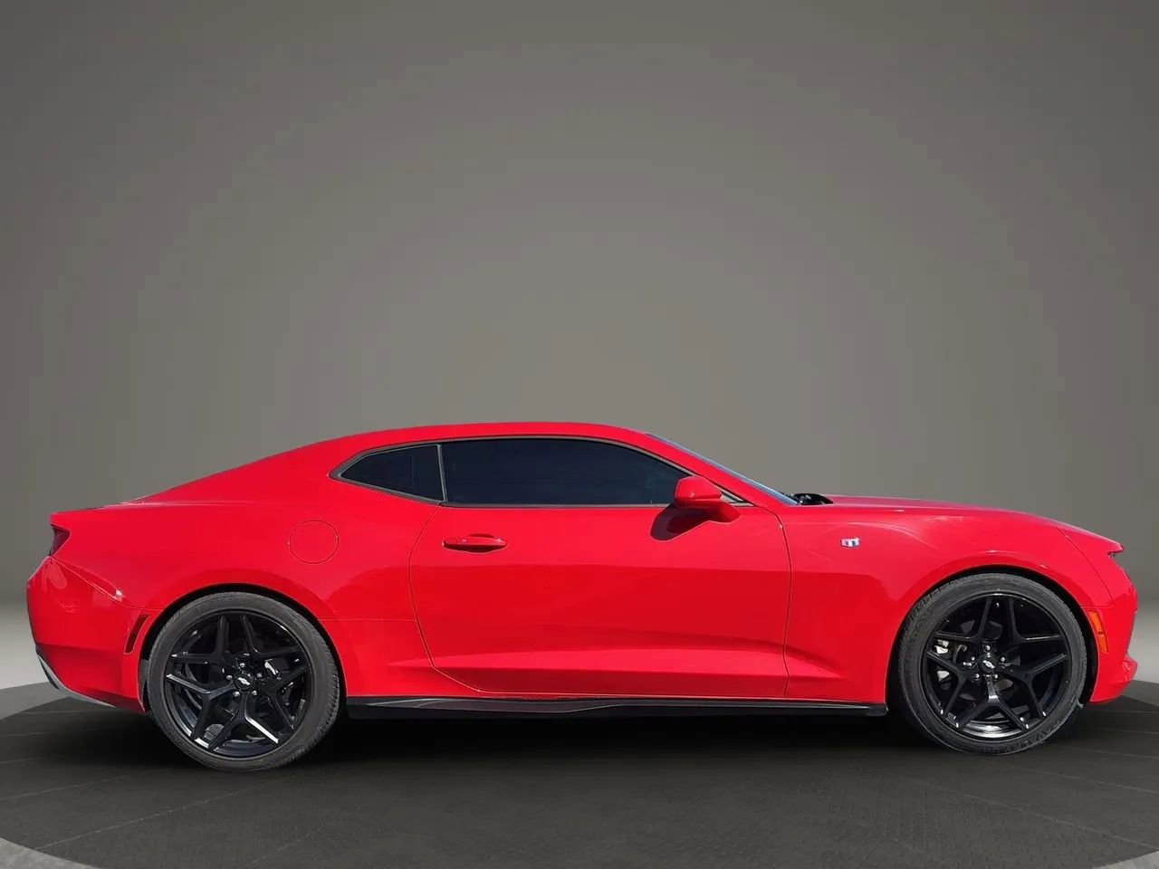 Used 2016 Chevrolet Camaro LT image 7