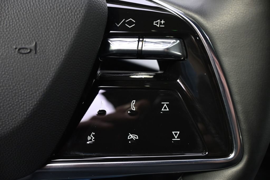New 2025 Cadillac Optiq Sport 2 w/ LPO, ONYX Package AWD/4WD image 35