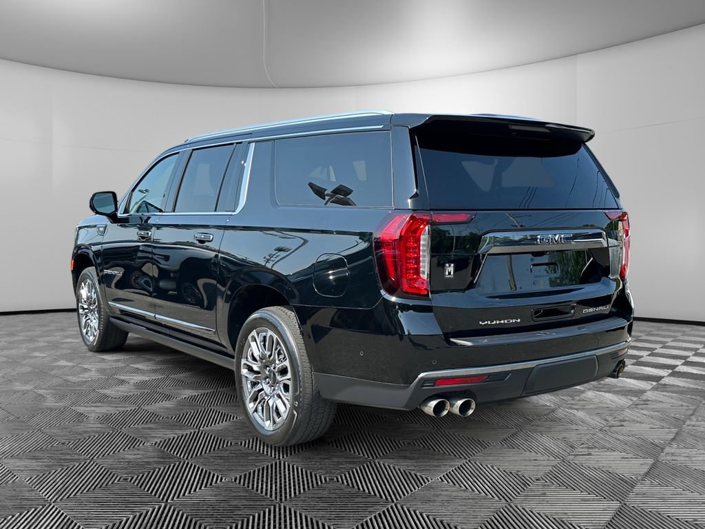 Used 2024 GMC Yukon XL Denali Ultimate AWD/4WD image 3