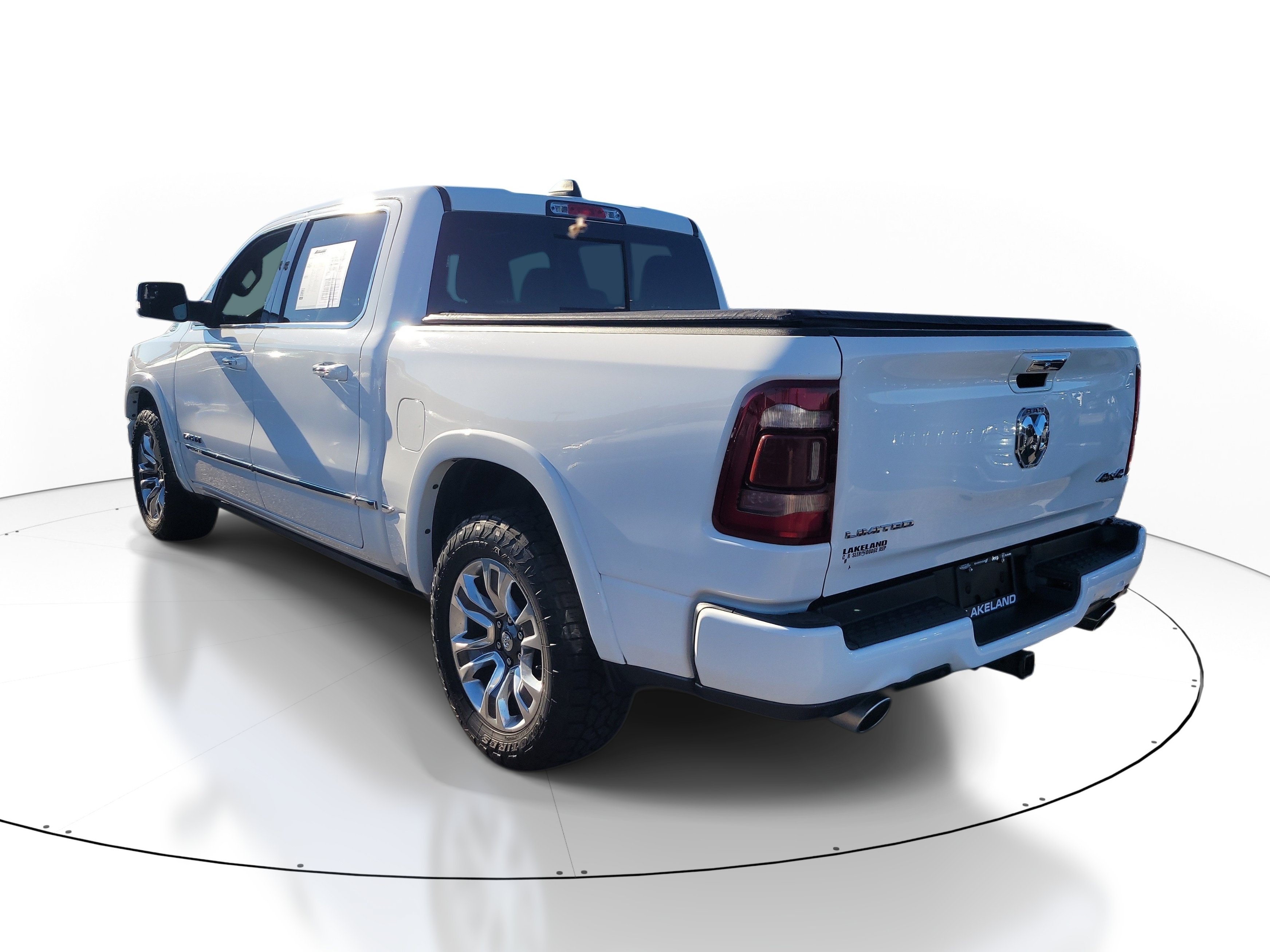 Used 2022 RAM 1500 Limited w/ Body Color Bumper Group AWD/4WD image 6