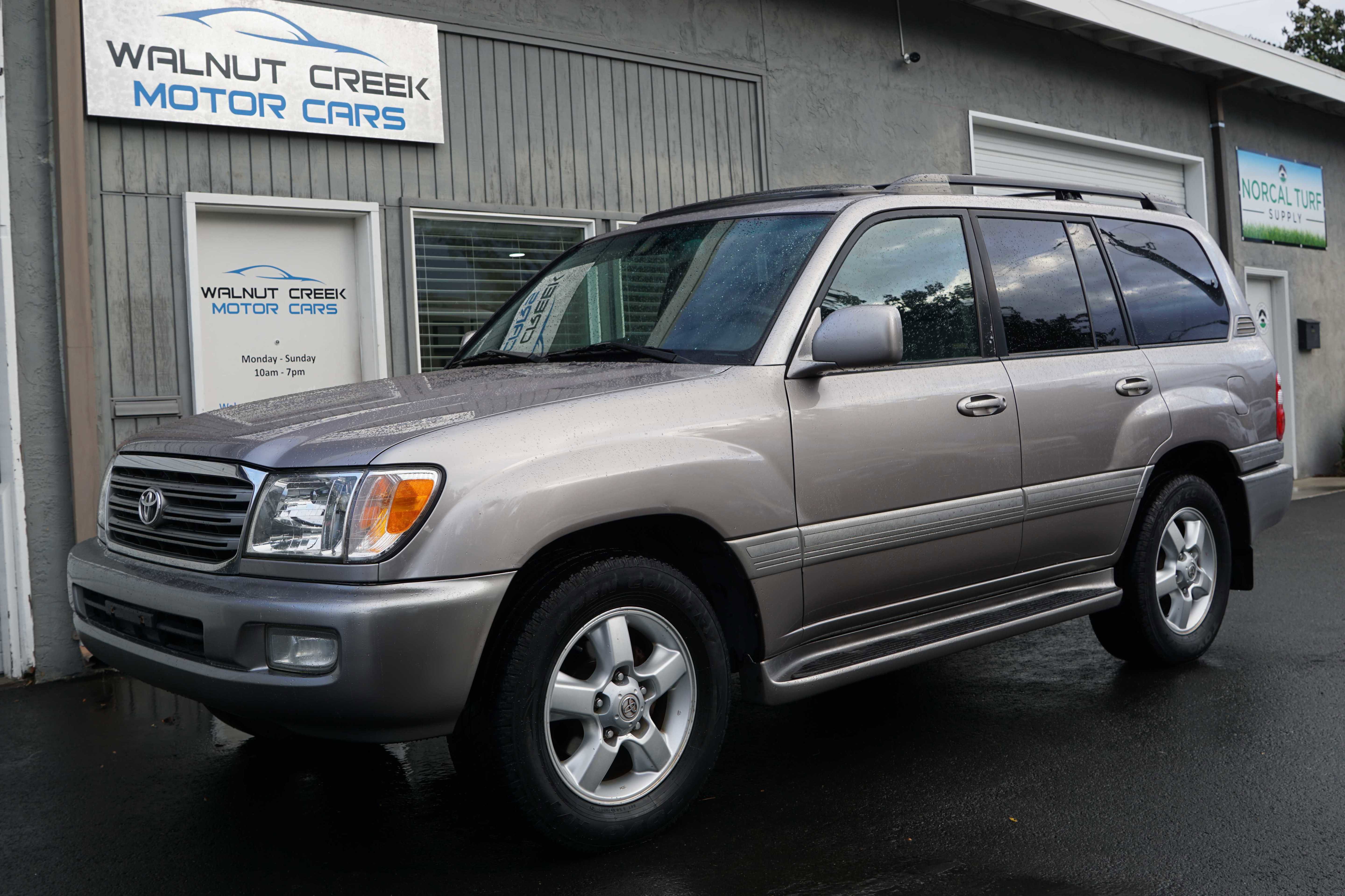 Used 2004 Toyota Land Cruiser image 4