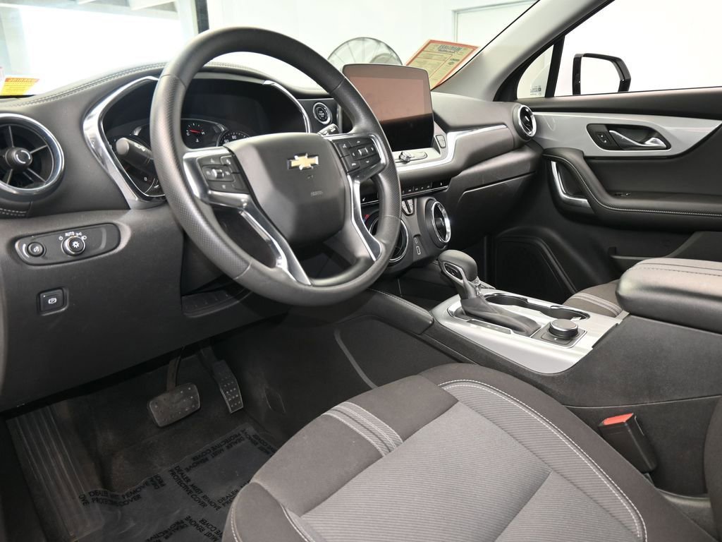 Used 2024 Chevrolet Blazer LT image 13