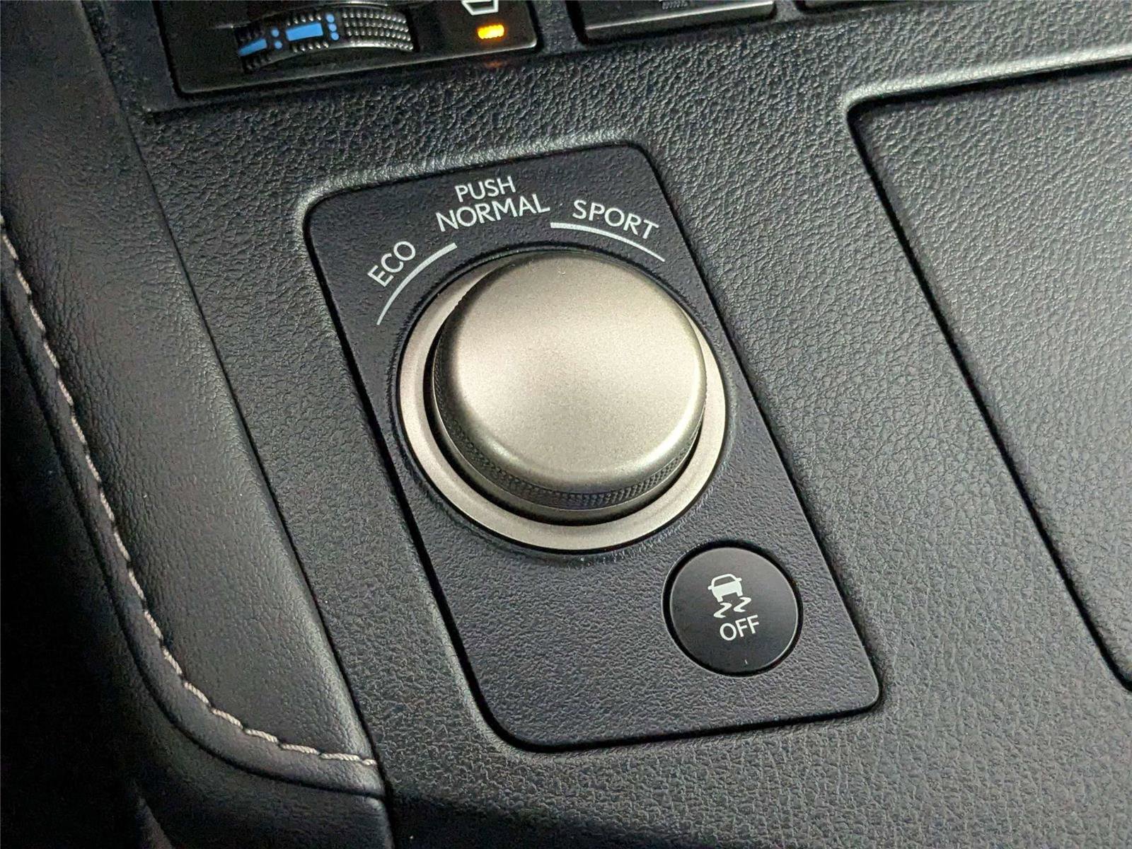 Used 2016 Lexus ES 350 w/ Luxury Package w/Wood Trim image 21