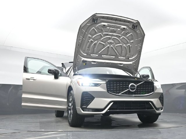 Used 2024 Volvo XC60 B5 Core w/ Protection Package Premier AWD/4WD image 52