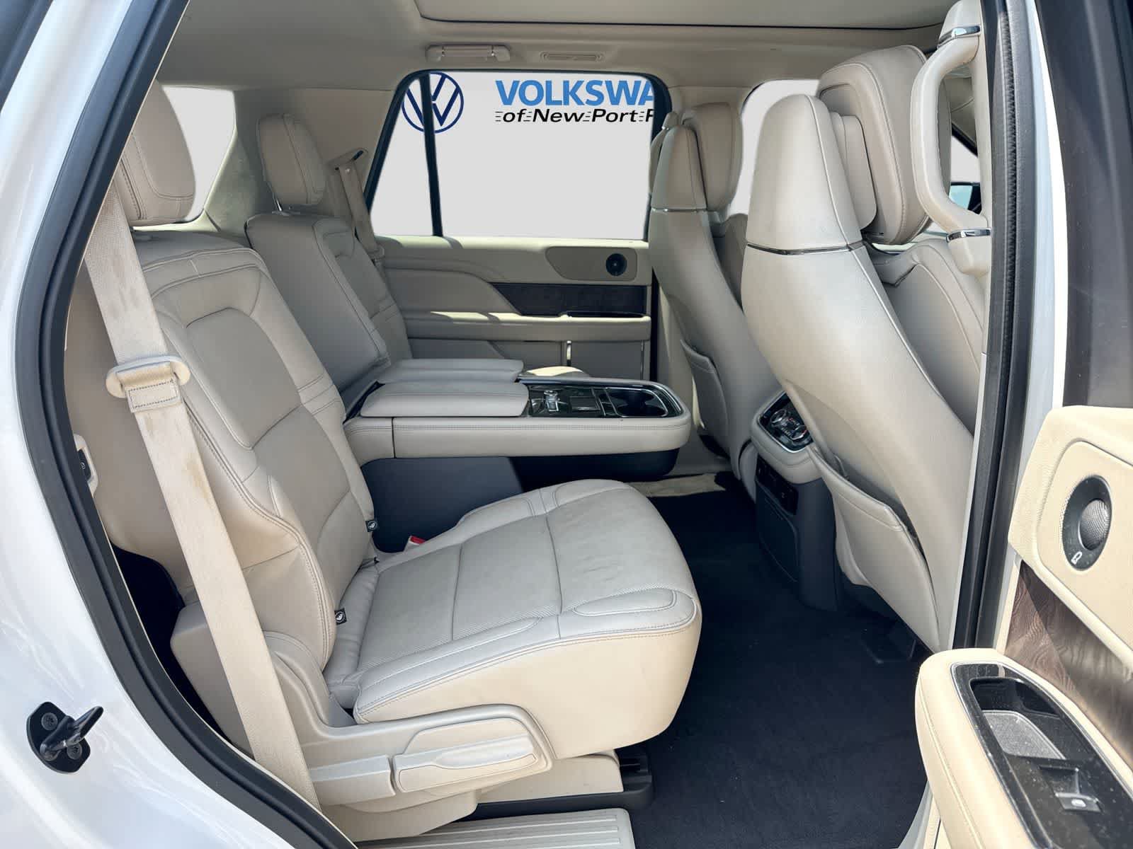 Used 2018 Lincoln Navigator Reserve w/ Technology Package AWD/4WD image 27