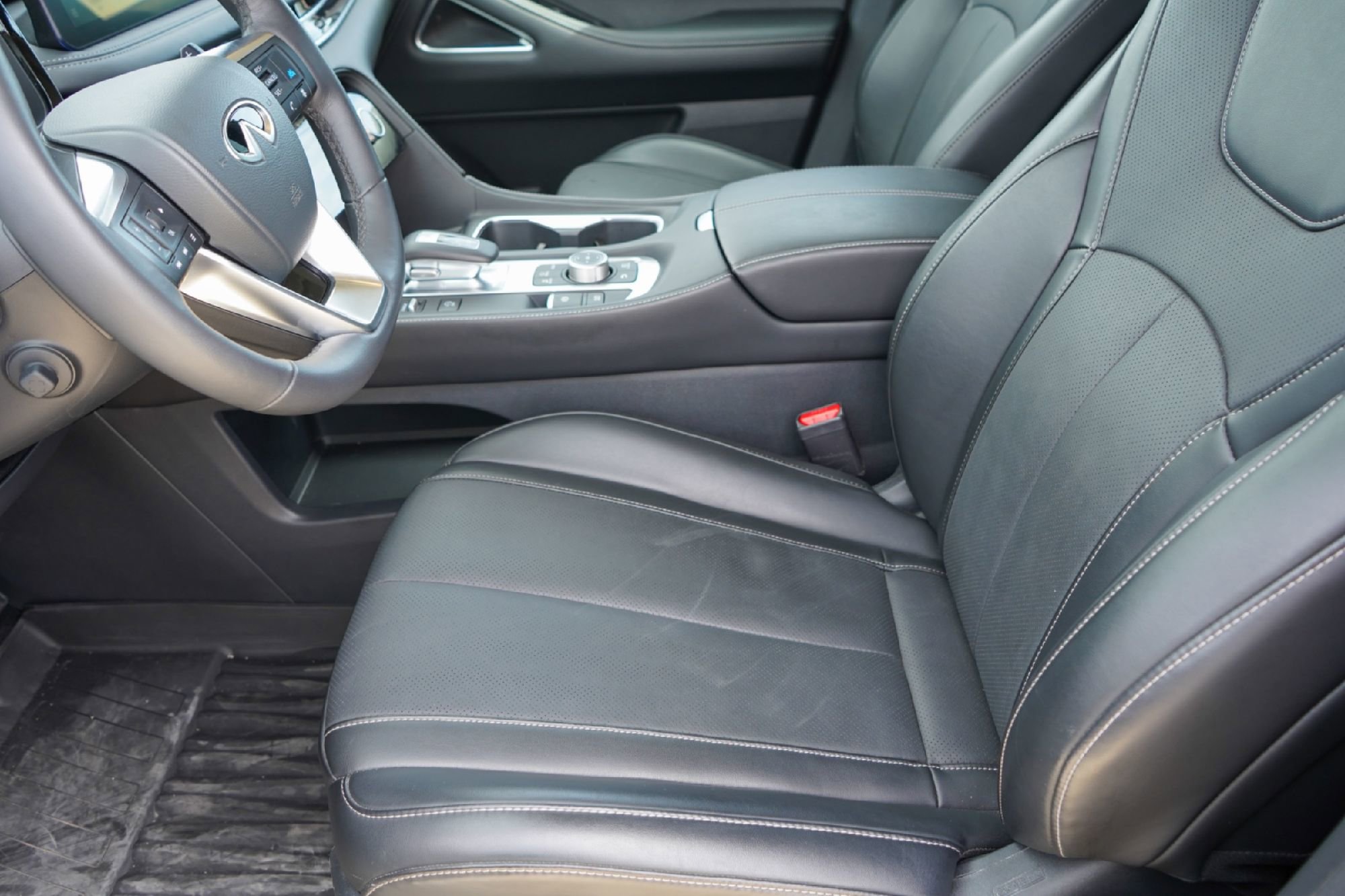 Certified 2026 INFINITI QX60 Luxe w/ Cargo Package image 8