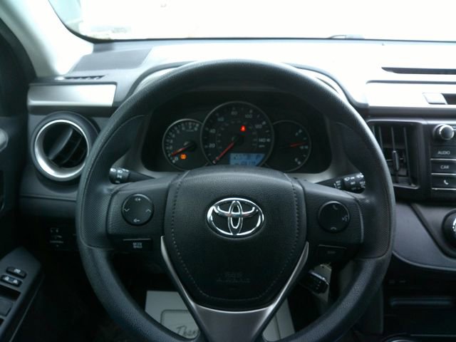 Used 2016 Toyota RAV4 LE image 11