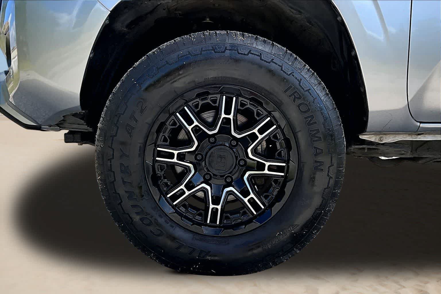 Used 2023 Toyota Tacoma SR5 RWD image 7