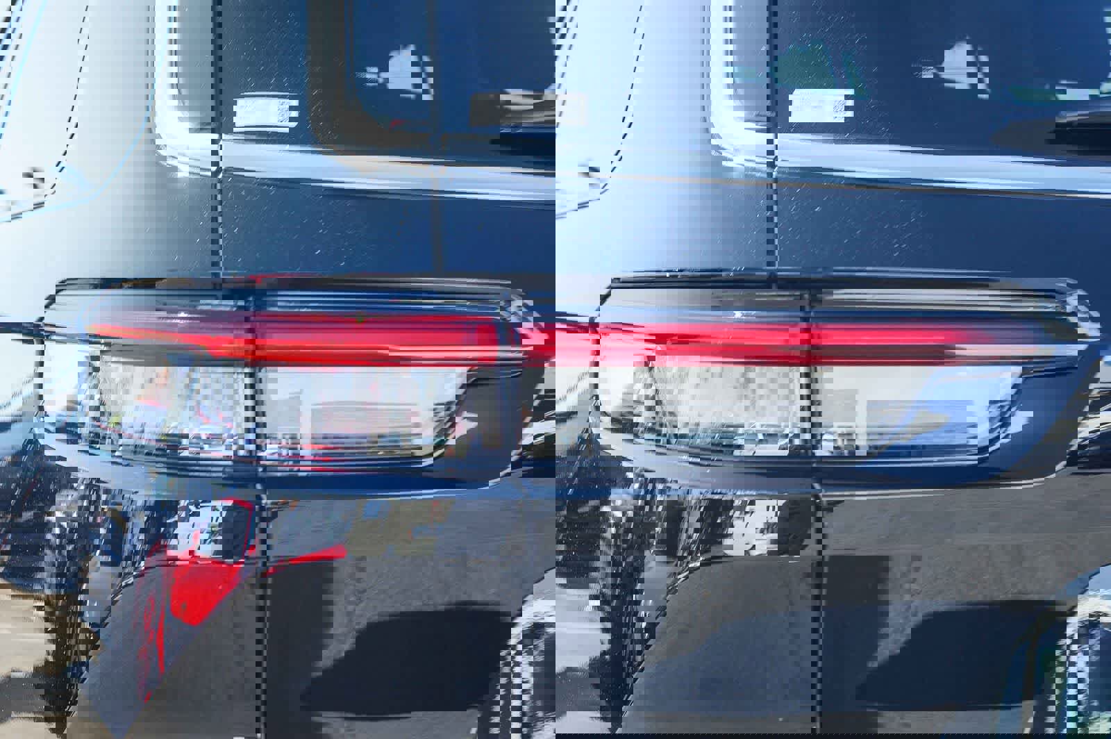 Used 2024 Jeep Grand Cherokee L Limited w/ Luxury Tech Group II image 7