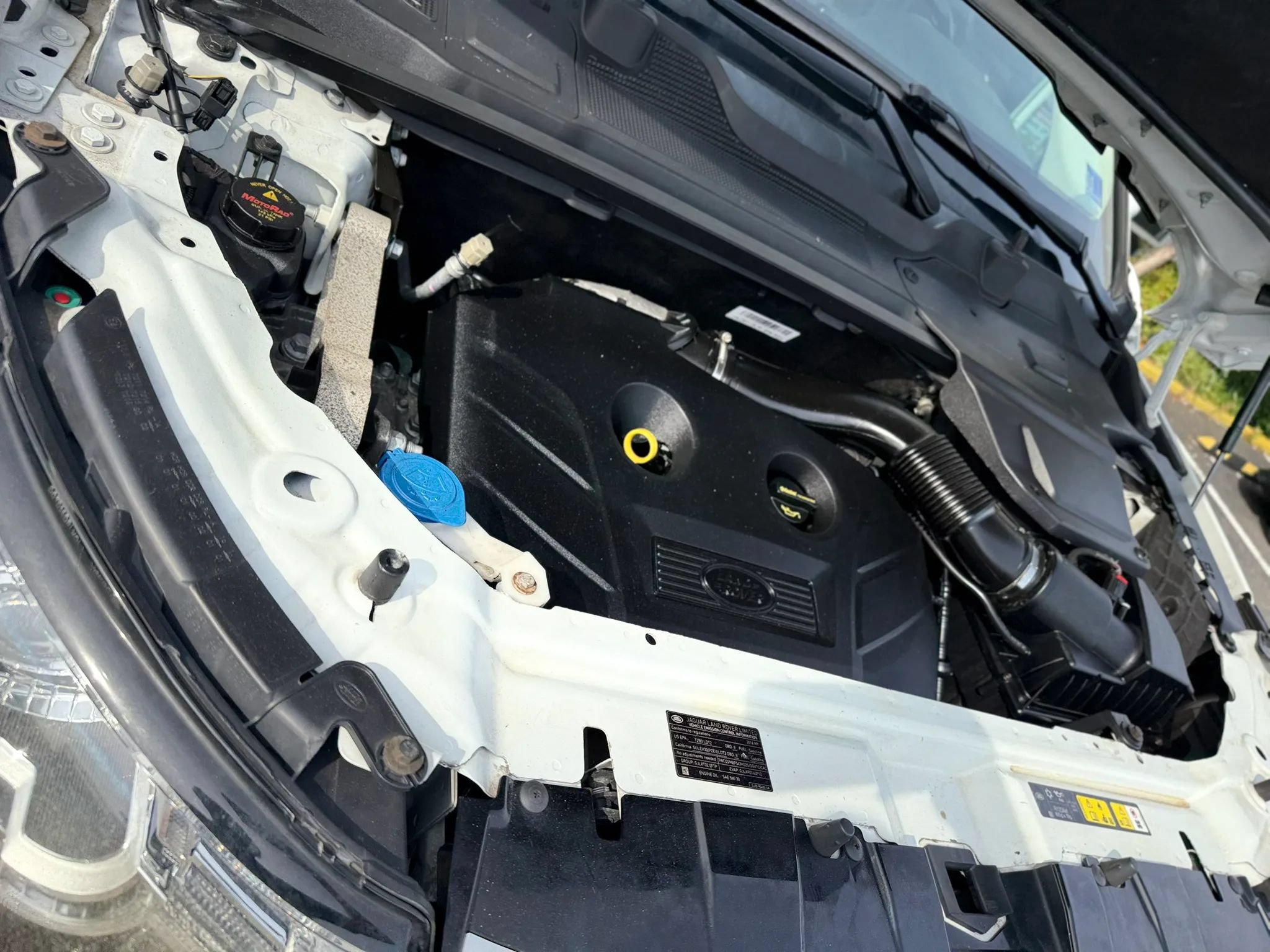 Used 2016 Land Rover Discovery Sport HSE AWD/4WD image 47