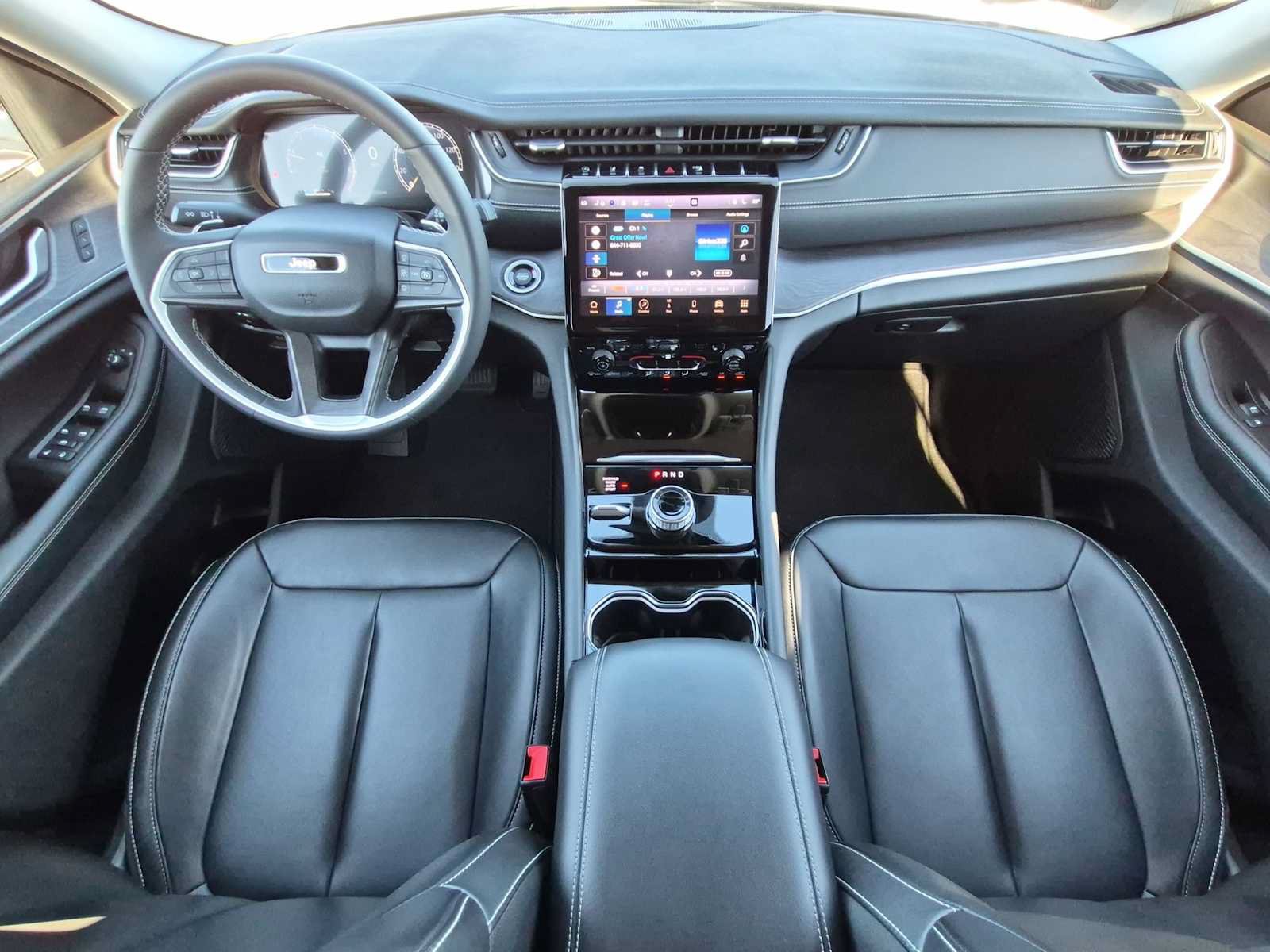 Used 2023 Jeep Grand Cherokee Limited AWD/4WD image 15