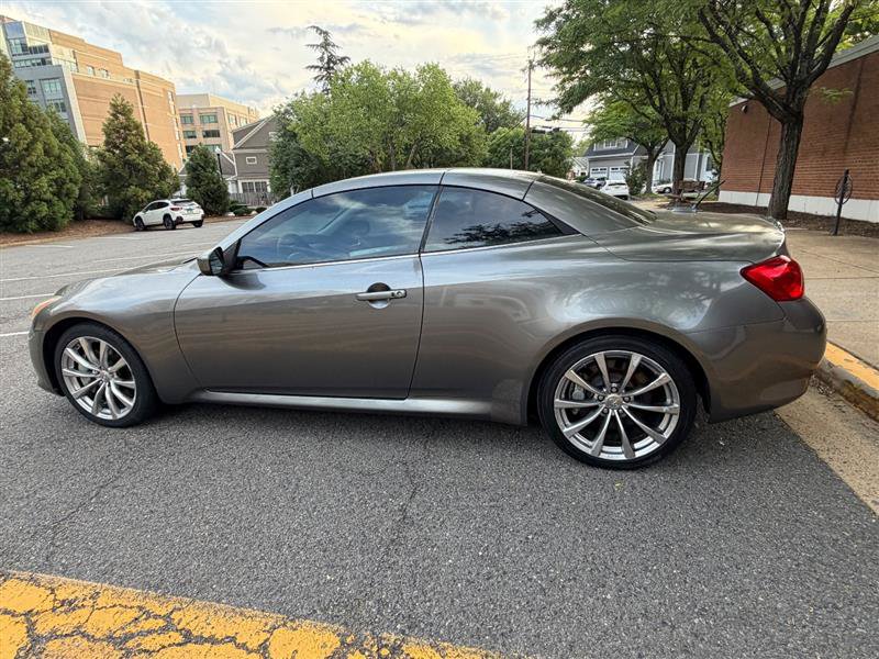Used 2010 INFINITI G37 Convertible w/ Premium Pkg RWD image 12