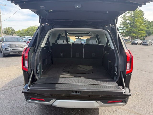 Used 2025 Ford Expedition Max Platinum w/ Platinum Ultimate Package AWD/4WD image 11