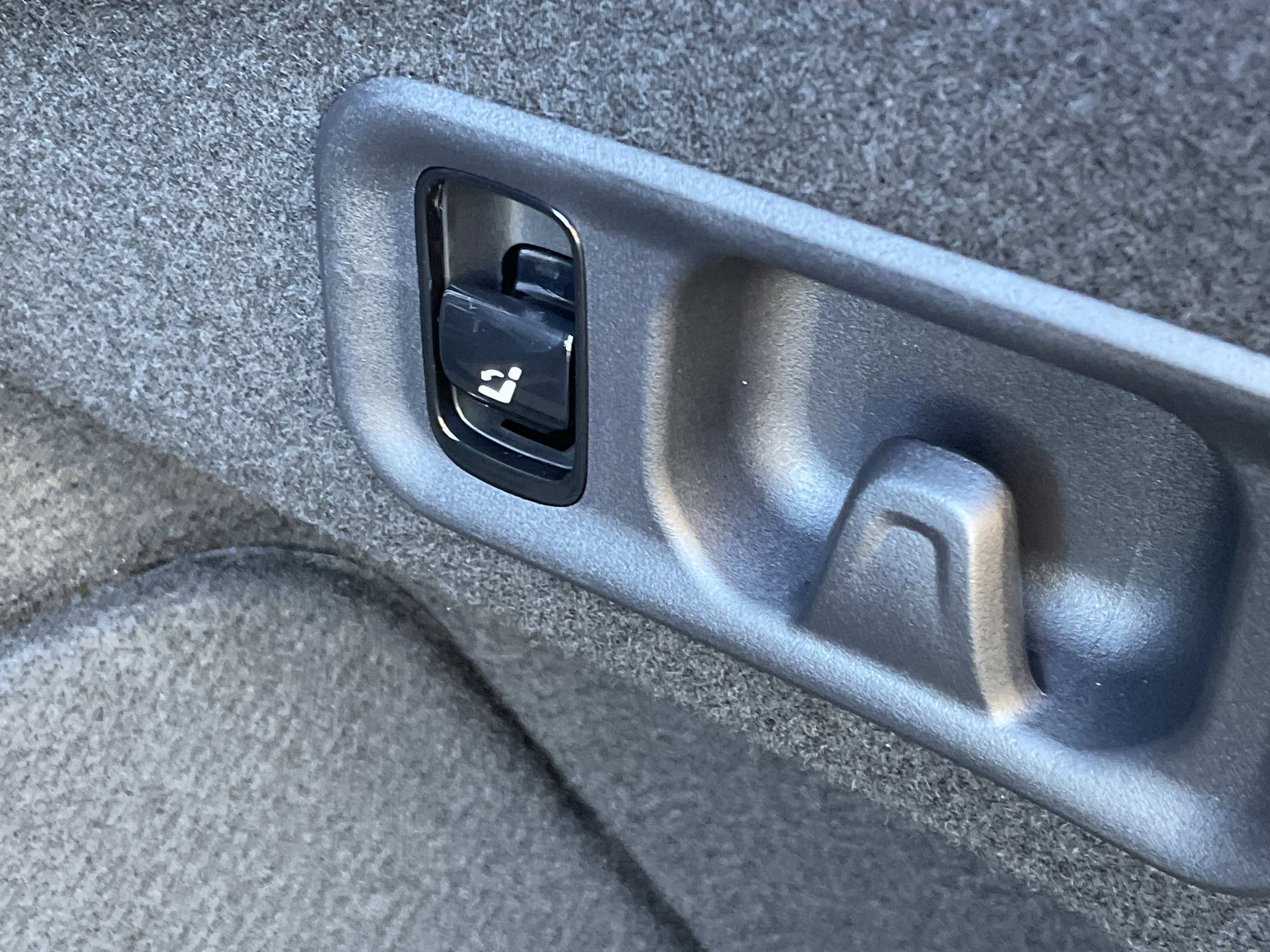 New 2026 Mercedes-Benz E 350 4MATIC Sedan image 11